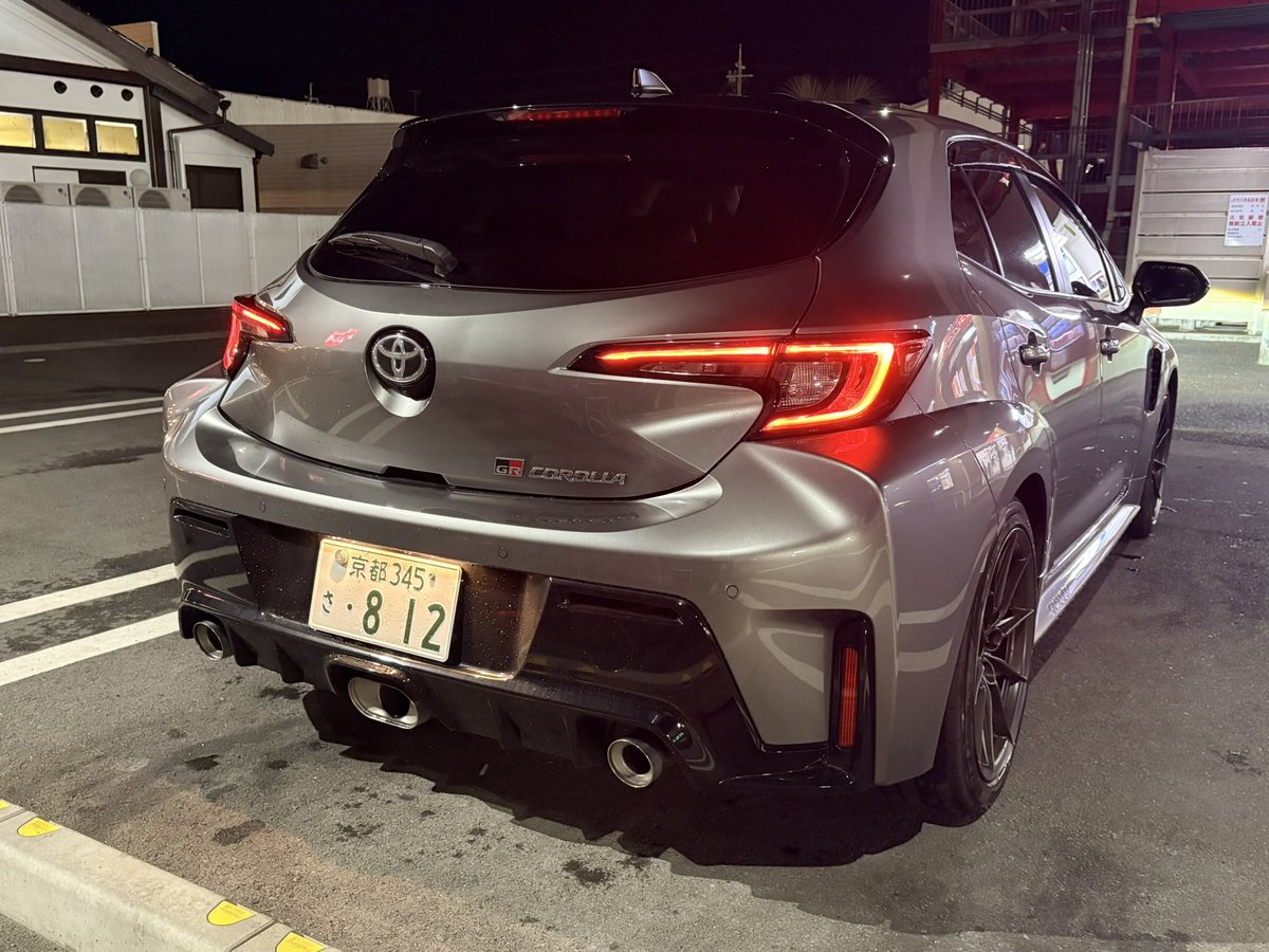 itsuki_ogri's tweet photo. grカローラ冗談抜きで出力ダウン+マフラー2本になるみたいですね(ディーラー情報) https://t.co/tjsxE2pJU2