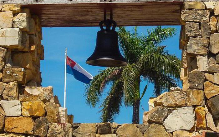 DiazCanelB's tweet photo. #Fidel: “¿Qué significa para nuestro pueblo el 10 de Octubre de 1868? Significa sencillamente el comienzo de cien años de lucha, el comienzo de la revolución en Cuba, porque en Cuba solo ha habido una revolución: la que comenzó Carlos Manuel de Céspedes el 10 de Octubre de 1868". https://t.co/d8lAGXKlKG