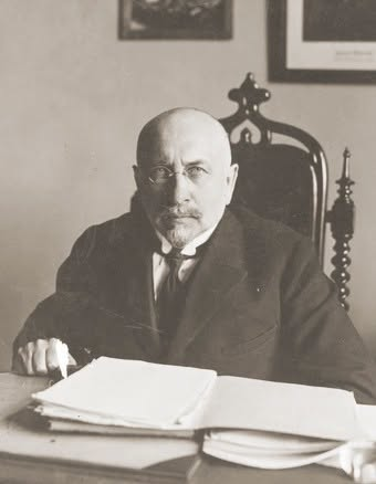 ZMReakcyjny's tweet photo. 10 października 1918 roku prezydium Stołecznego Królewskiego Miasta Krakowa uznało deklarację niepodległości Królestwa Polskiego, którą Rada Regencyjna ogłosiła trzy dni wcześniej w Warszawie.

#7X1918 #Niepodległość https://t.co/3cKQtR4o2W