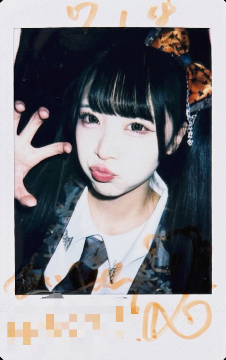 turnflicks's tweet photo. この3日くらいで
軽い気持ちで描いた絵がバズって嬉しい気持ちと
軽い気持ちで飛ばした冗談がめっちゃ批判的にバズって悲しい気持ち
2つ味わって鬱に戻った。
やっぱ平常鬱。 https://t.co/aiRoNbJGmT