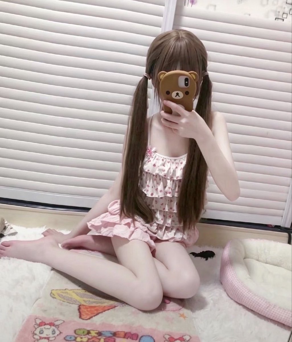 sarah63wh4's tweet photo. 从小缺爱～谁来爱我？

有人想锐评一下我的14岁的福嘛 ？🥹   

不要🚪赶紧看，我要删了… https://t.co/Wqi757dsoh