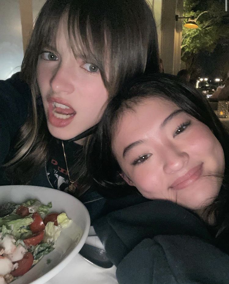 pommegalla's tweet photo. ella and maisie (her bestfriend) kdhsks these two defo miss eo 😵‍💫 https://t.co/jyvJeuiUdI