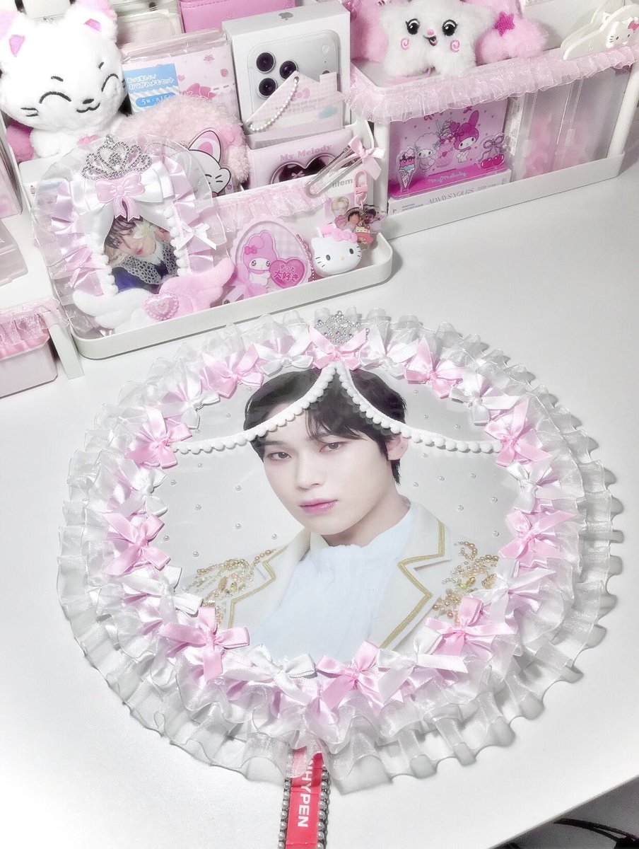 mlkubwerryy's tweet photo. 𝒮𝓊𝓃𝑜𝑜 𝓁𝑜𝑜𝓀𝓈 𝓅𝓇𝑒𝓉𝓉𝓎 𝒾𝓃 𝓅𝒾𝓃𝓀𓏧 https://t.co/Op2P0YILDN