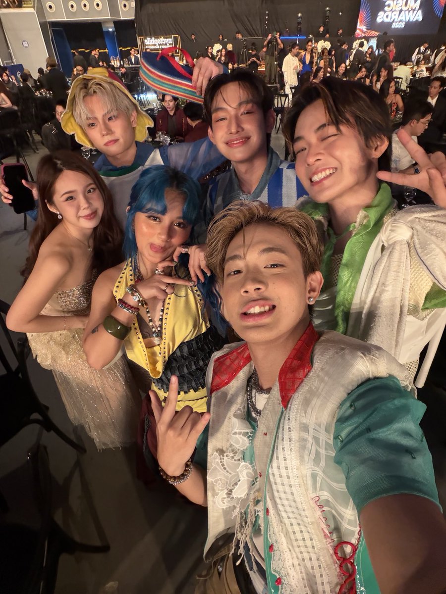 AJAAofc's tweet photo. filipino music awards 2026 ⭐️🇵🇭🎶

#AJAA #forHanies
#FilipinoMusicAwards #FMAs https://t.co/6f3Ojy6mKQ