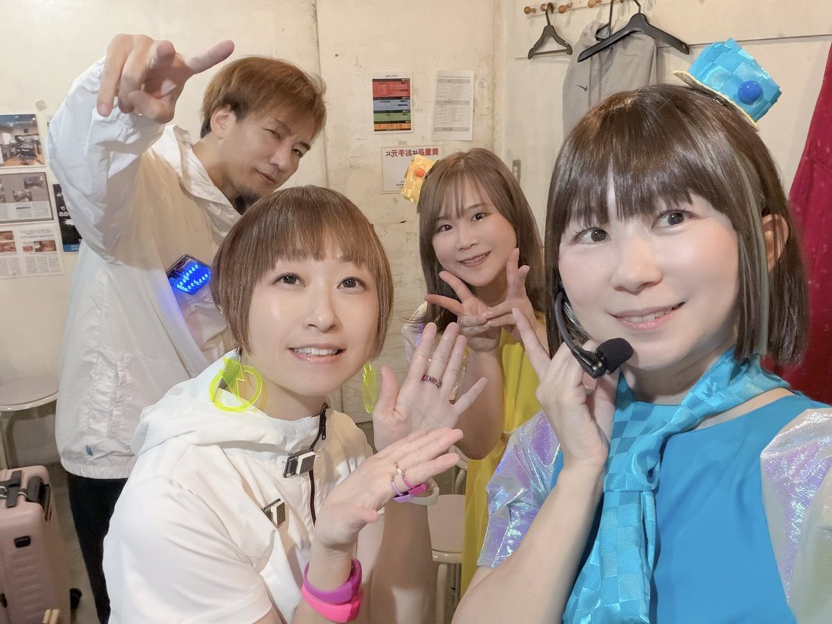 poraporanet's tweet photo. 本日出演してくれた演者さんたちと！

なぜか、ぽらぽら。チームで撮るのを忘れました！😂
そしてDJのSLF!!さんも！🎧

本日出演してくださった皆様、本当にありがとうございました！
音楽も人柄も素晴らしくて本当に誘ってよかった〜✨

#mugen https://t.co/xA0Iu8XwA0