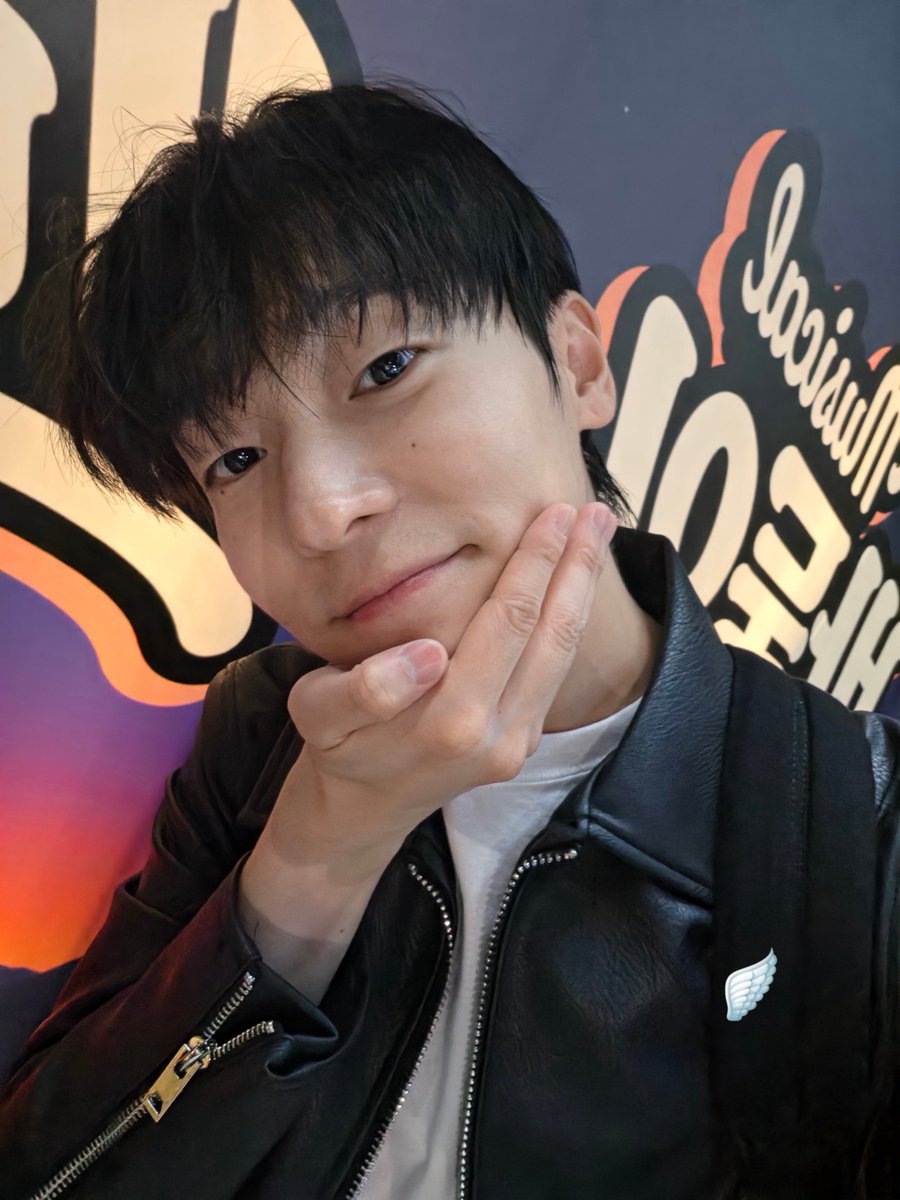 fbdnowow's tweet photo. @actor_seongha 고생하셨어요! 오늘 처음 공연 보러 갔는데 너무 좋았어요 🥰 푹 쉬세욥 https://t.co/Vyk2ArW5TI