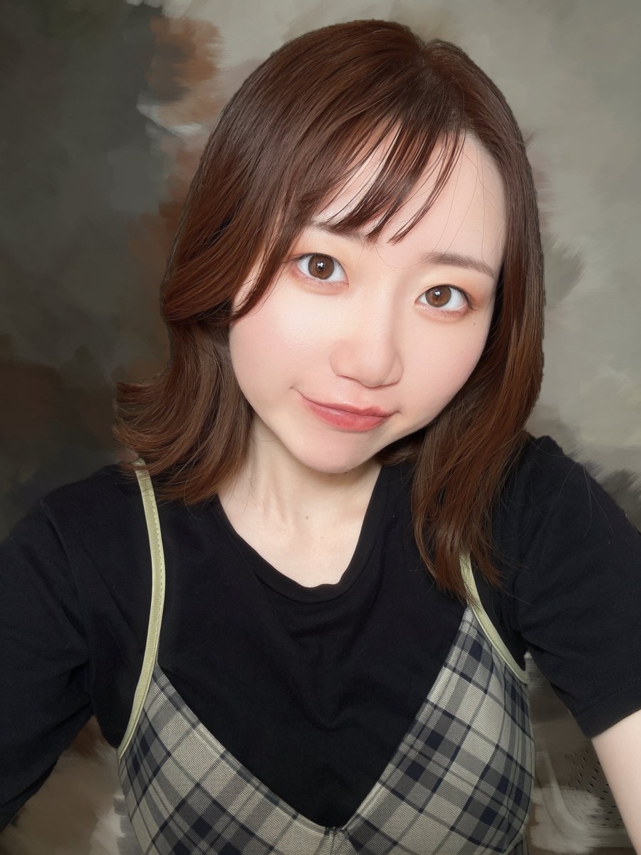kik_ymst's tweet photo. 妊娠で+10kg、産後5ヶ月で-8kgまで来た❣️❣️❣️数字的にはあともう少しだけど広がった骨たちがなかなか戻らず🫨隙間時間にストレッチと運動がんばる🏃‍♂️ﾀﾞｯ
人と会い産前の服を着ることで戒めになります(履けない服多数)(どんどん薄くなるメイク)(全身撮るの下手すぎ) https://t.co/2XFFYVrJXH