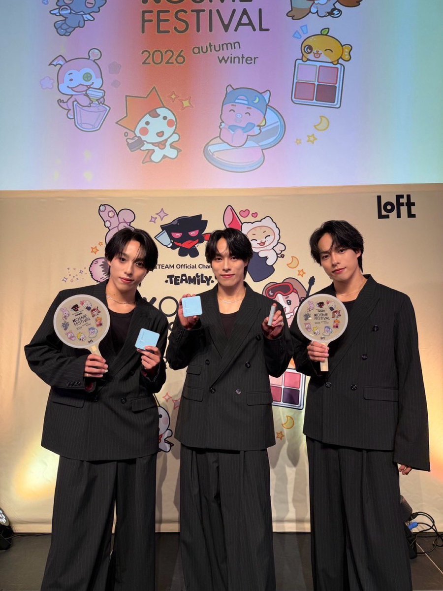 ahy_triplets's tweet photo. 『ロフト Kコスメフェスティバル 2026AW』にて
トークショーをさせていただきました💄✨

配信をご覧くださった皆さんありがとうございました😊

今回は、普段から僕たちも愛用している「JUNGSAEMMOOL」のアイテムについてお話しさせていただきました🪞✨

メンズメイクに挑戦してみたい方はもちろん大切な方へのギフトにもおすすめです🎁
ぜひこの機会にチェックしてみてください！

トークショーのアーカイブは、ロフト×コスメの公式Instagramにて公開されています！
そちらもぜひご覧ください！

▼アーカイブはこちらから
https://t.co/YUs3bFdwKi

@LOFT_Official 
@jsmbeauty_jp 

#佐藤三兄弟 #ロフトのKコスフェス #JUNGSAEMMOOL #ジョンセンムル