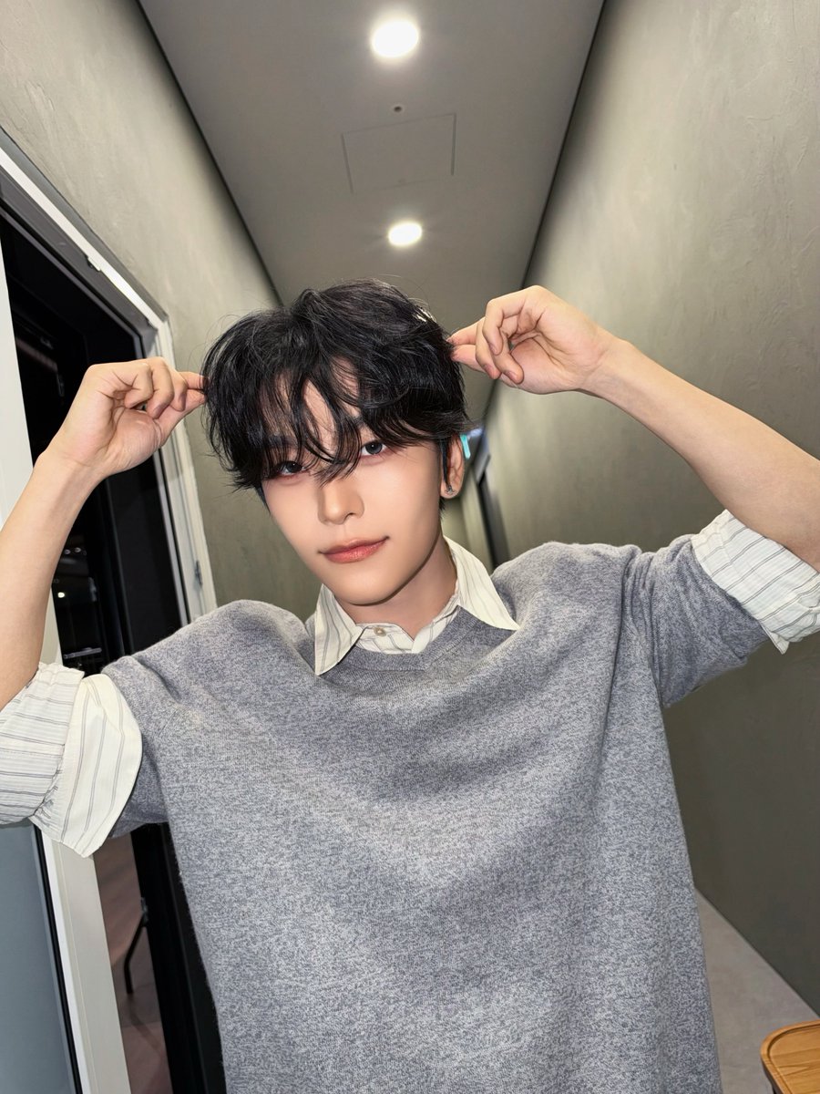 ALD1_official's tweet photo. 날씨 쌀쌀해진거같은데🙆‍♂️

#ALPHADRIVEONE #ALD1
#알파드라이브원
#XINLONG #씬롱 https://t.co/MD9obmaBor