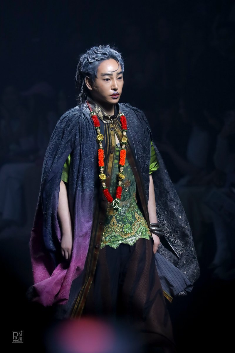 PLXNTogether's tweet photo. องค์โมเดลพี่เป๊ก ✨️📸❤️

PECK BIFW26 SIAM PARAGON
#SiamParagonBIFW2026xPeck
#เป๊กผลิตโชค
#PeckPalitChoke
#PLxNTogetherPT https://t.co/HjA66qZvuv