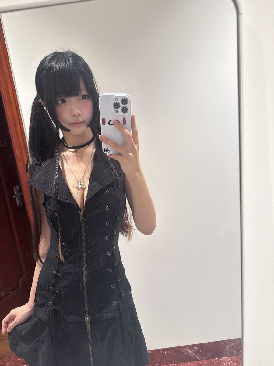 yymiolu's tweet photo. 不要盯着看 https://t.co/8AqZYLGXpv