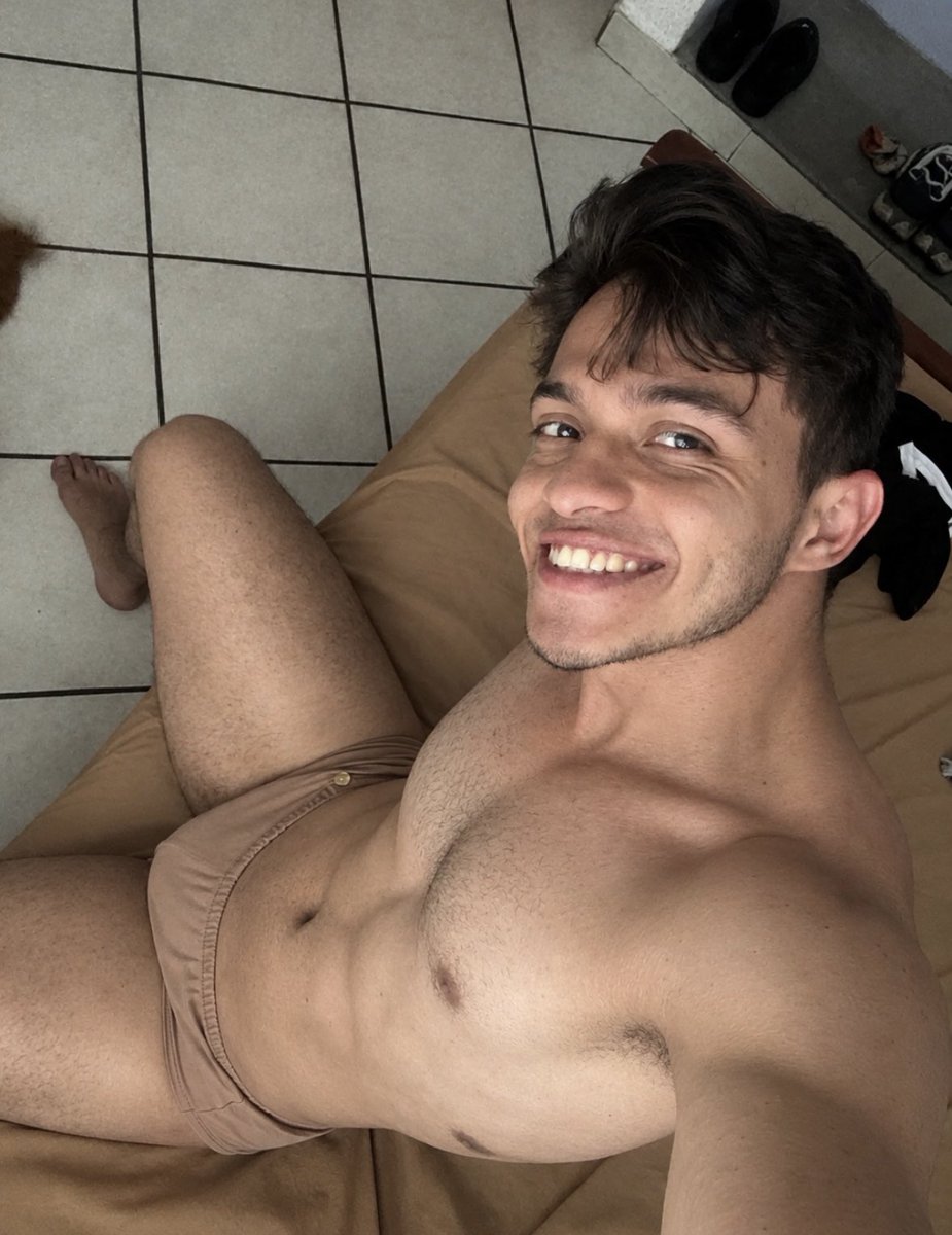 Xtitan________'s tweet photo. Buenos días 😘✨ ¿quién quiere recibirme hoy? https://t.co/DO3QbQURSj