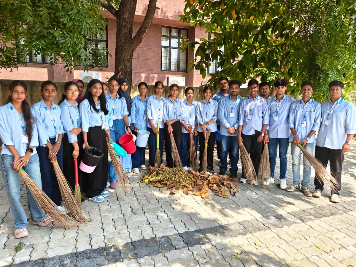 MIT_Updates's tweet photo. MIT College of Food Technology, Chhatrapati Sambhajinagar, celebrated Gandhi Jayanti-2026 with great enthusiasm and active participation from students, faculty members, and staff.

#mit_csn #mitcsn #GandhiJayanti #cleanliness #swachhataabhiyan https://t.co/H9u5gwW4dd