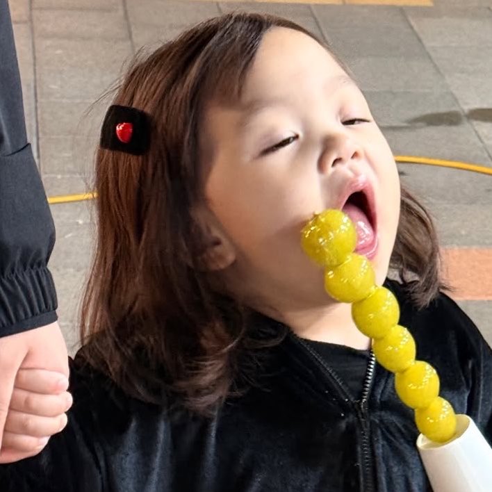 blueraly's tweet photo. วันๆของบมมี่ อยากหยิกอ่ะ มันเข้วววววววว !!!! https://t.co/B5rzEsgptN