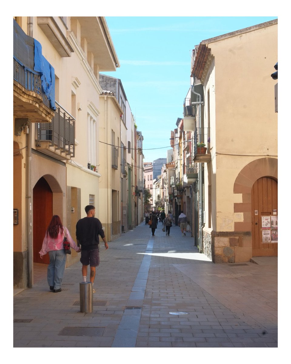 ProjectionistR's tweet photo. 10/10/26 - Granollers, Barcelona 

Some quick frames while walking around town with my Fuji XPRO 1, with the @TTArtisanCN 35mm lens &amp; the Provia Standard colour profile, straight out of camera.

#xpro1 #fujixpro1 #ttartisan35mmf14 #barcelonastreetphotography @FujifilmUK https://t.co/929j9CIY7G