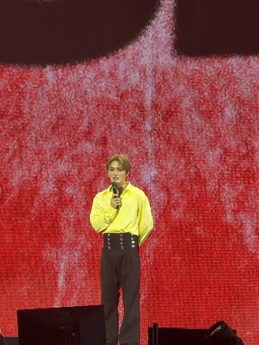 cakeforjae's tweet photo. I’m so happy with the new stylist.  The yellow shirt is spot on. 👌🏻 https://t.co/qtDnkcbuX6