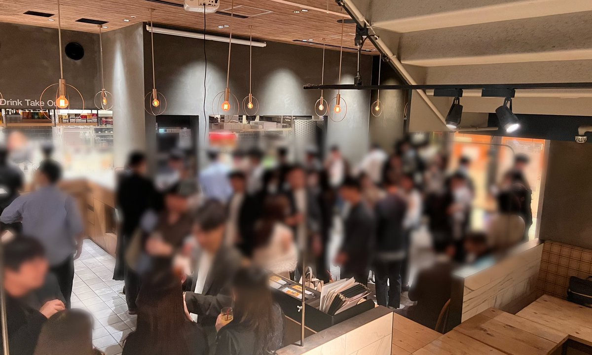 PREMIUMSTATUS's tweet photo. こんにちは😃関西スタッフのひらまてぃ〜です！

本日は淀屋橋オシャレDining『good spoon』で
着席PARTYとスタンディングPARTYを開催いたしました🥂💕

スタンディングでは男性32名、女性38名
総勢70名の方にご参加いただきました✨

和気あいあいとお話しをされていたり、ミニゲームなどをしたりたくさん盛り上がっておりました🎉

スケジュールはこちら▼
https://t.co/prlQoMz4AE

#街コン #婚活 #twitter婚活 #婚活パーティー