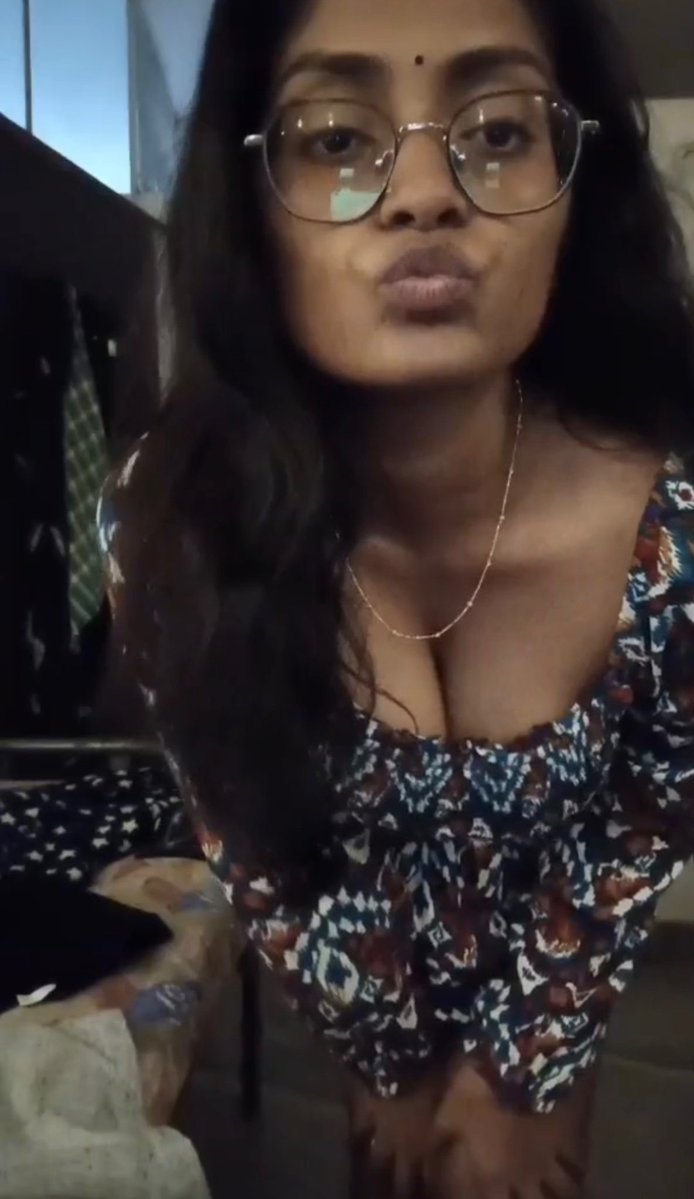 HAMIDKIGAMING1's tweet photo. Hindi &amp; Tamil Videos Collections &amp; Tamil Tangó Collections🔞

Minimum 500+ and Maximum 1000+ garantee per Grps👅

𝘿𝙤𝙣'𝙩 𝘿𝙚𝙡𝙖𝙮..
𝙏𝙚𝙡𝙚 𝙞𝙙 : https://t.co/ZOYoVMbYlE
𝙃𝙤𝙩 𝙎𝙩𝙪𝙛𝙛  https://t.co/ZOYoVMbYlE
All types of Stuff Avl les, inces, mall!, tamil wid all etc https://t.co/OJBfspwVCJ