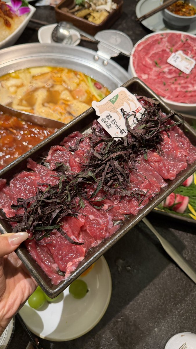 mstand_T's tweet photo. Day.829

早餐：无
午餐：红烧牛肉➕红烧鸡➕凉拌莴笋➕山药排骨汤
晚餐：火锅

今日运动：无 https://t.co/fmXNmXg3NN