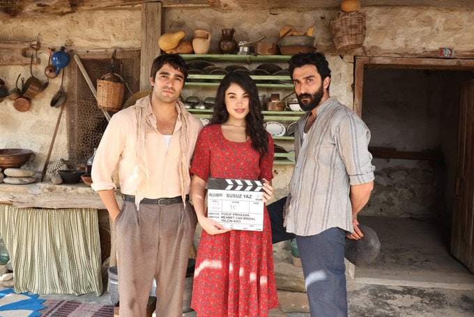 BrunaSouzap1's tweet photo. Em breve
#SusuzYaz #MertRamazanDemir #Osman
#LizgeCömert #Bahar #KanalD https://t.co/Dc8YHIqfqX