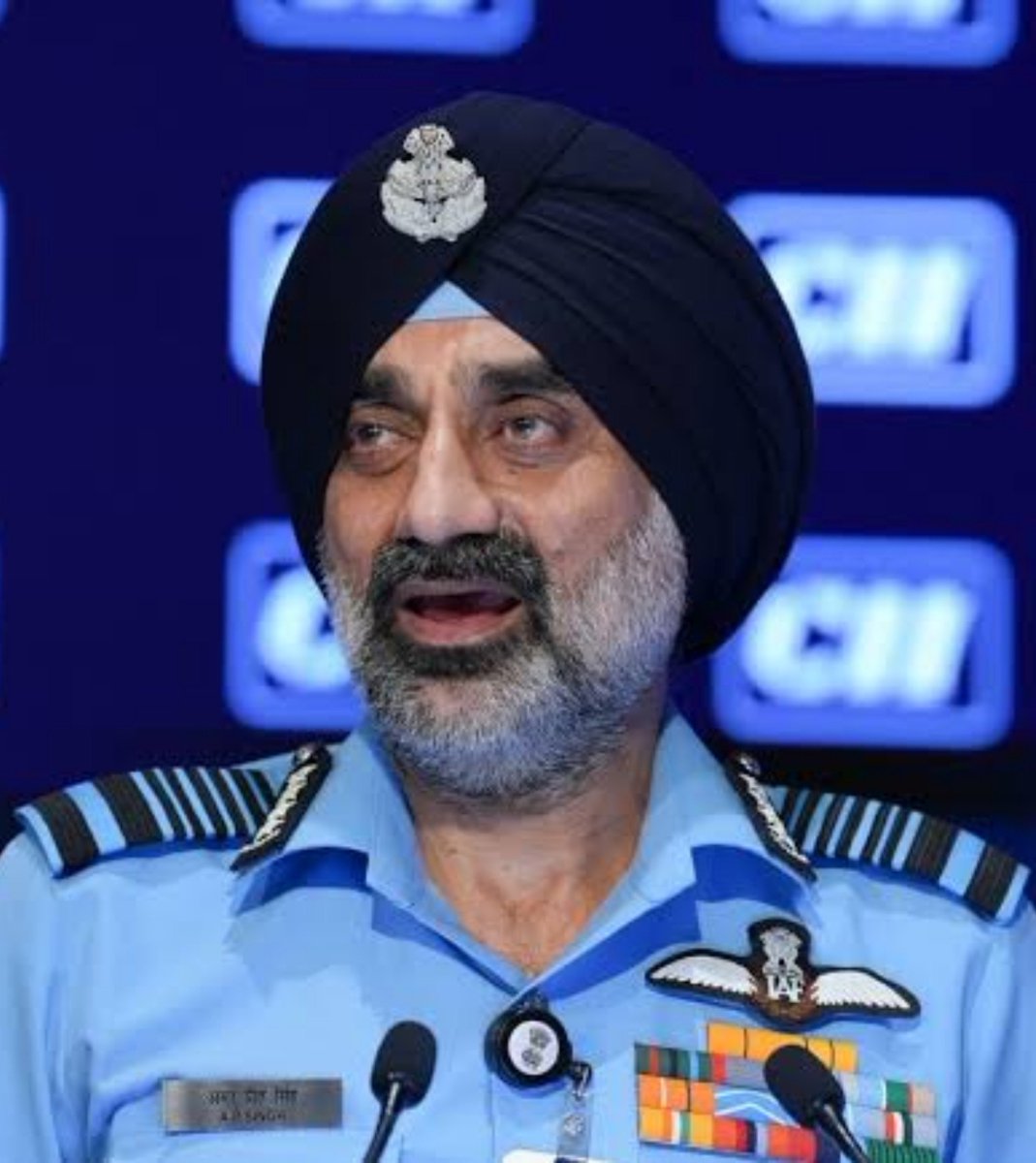 NavCom24's tweet photo. #BREAKING: US Air Force stopped Indian air chief from going close to F-35 aircraft in Jodhpur, India due to security issues. https://t.co/N7yT2TC9YB