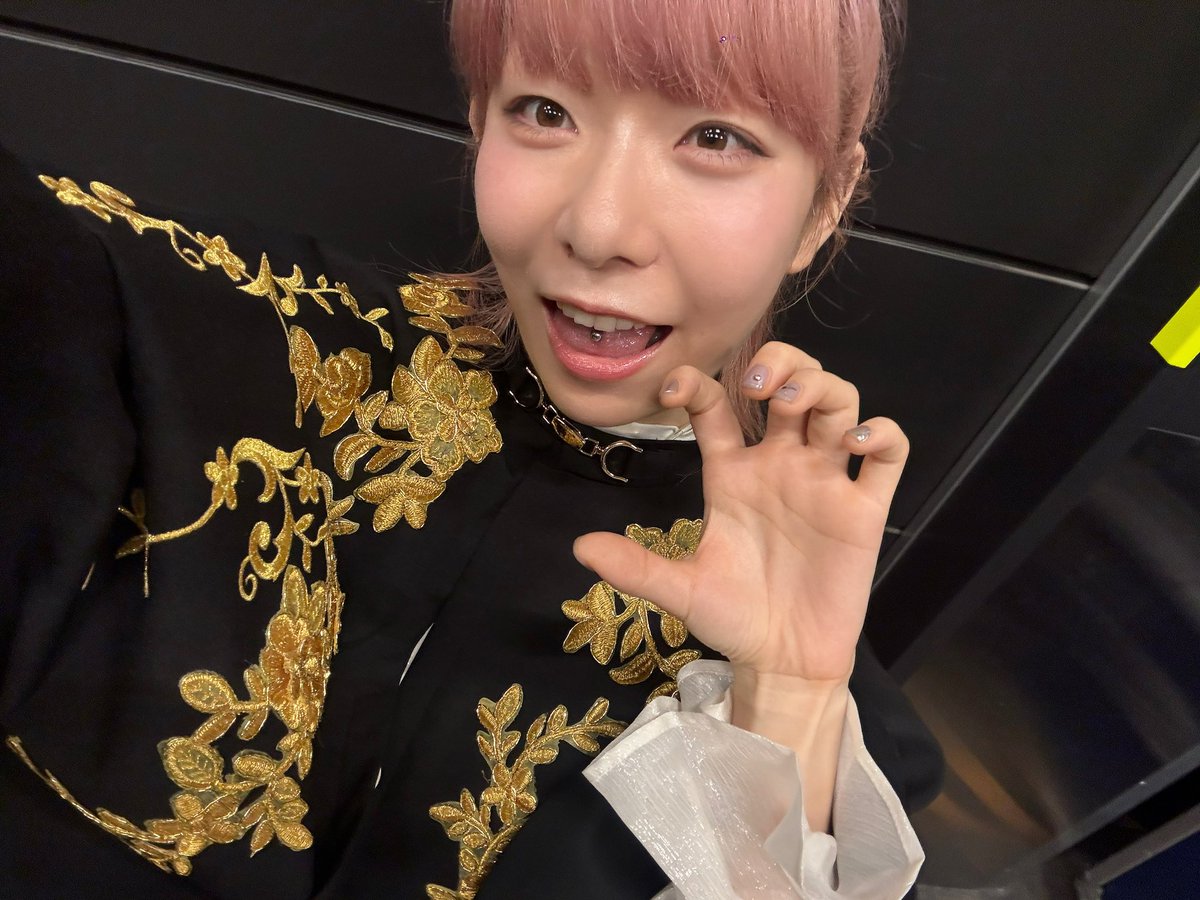 mentaicooo21's tweet photo. 【ダンサー出演しました】
MECHATU-A 1st LIVE “Over Drive!” 
リアルダンサーをさせていただきました！！
とても元気をもらえるライブで楽しく踊れました🫧✨✨
ありがとうございました！！
#MECHATUA_1stライブ
#にじさんじ https://t.co/rqWuNEvVYN