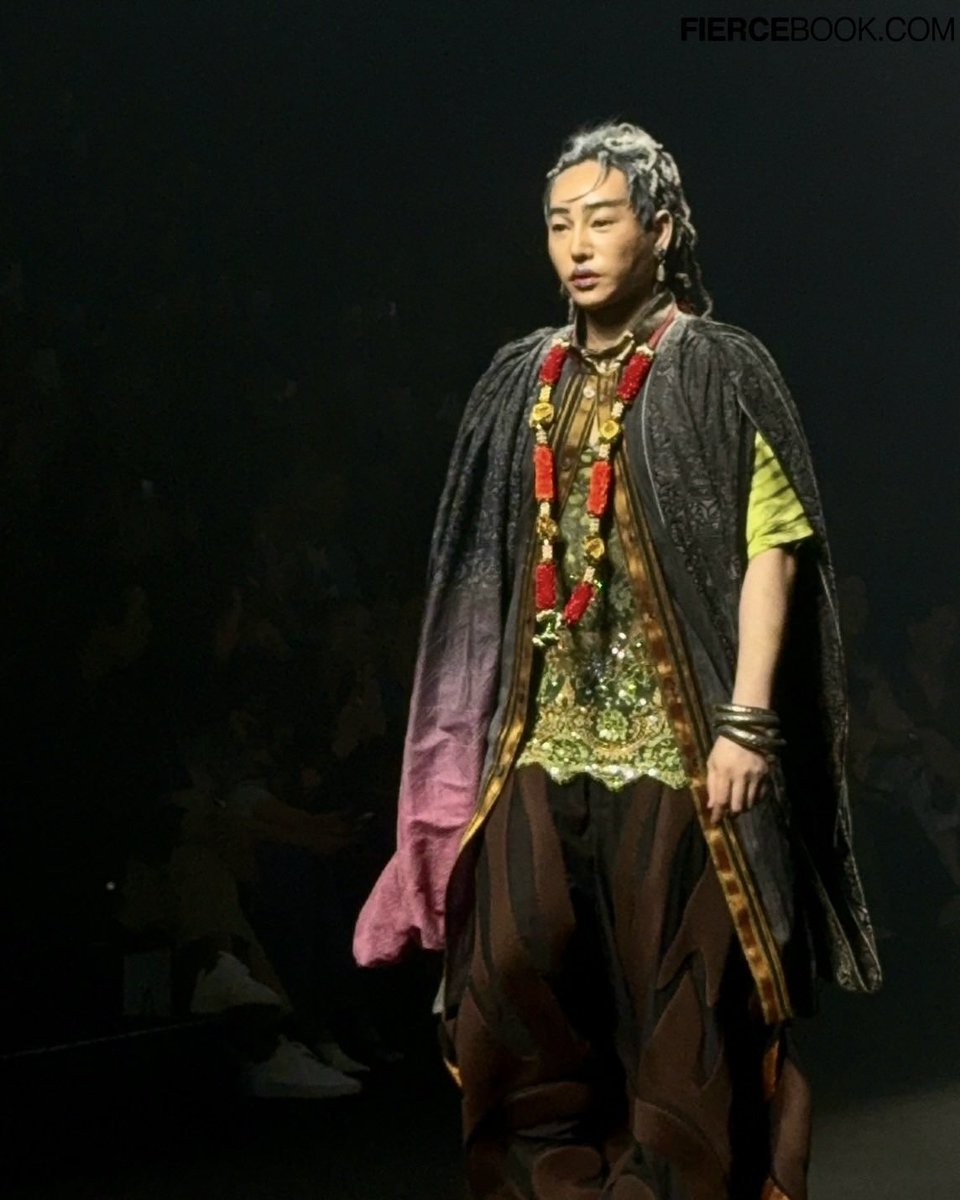 fiercebook_bkk's tweet photo. #เป๊กผลิตโชค ร่วมโชว์ในงาน SIAM PARAGON Bangkok International Fashion Week 2026 : NAGARA 

PECK BIFW26 SIAM PARAGON

#Fiercebook #Fiercelive #FiercelivebyJijie 
#SiamParagonBIFW2026xPeck
#NAGARA #BIFW2026 #PeckPaLitChoke https://t.co/zYmYb3L3nh