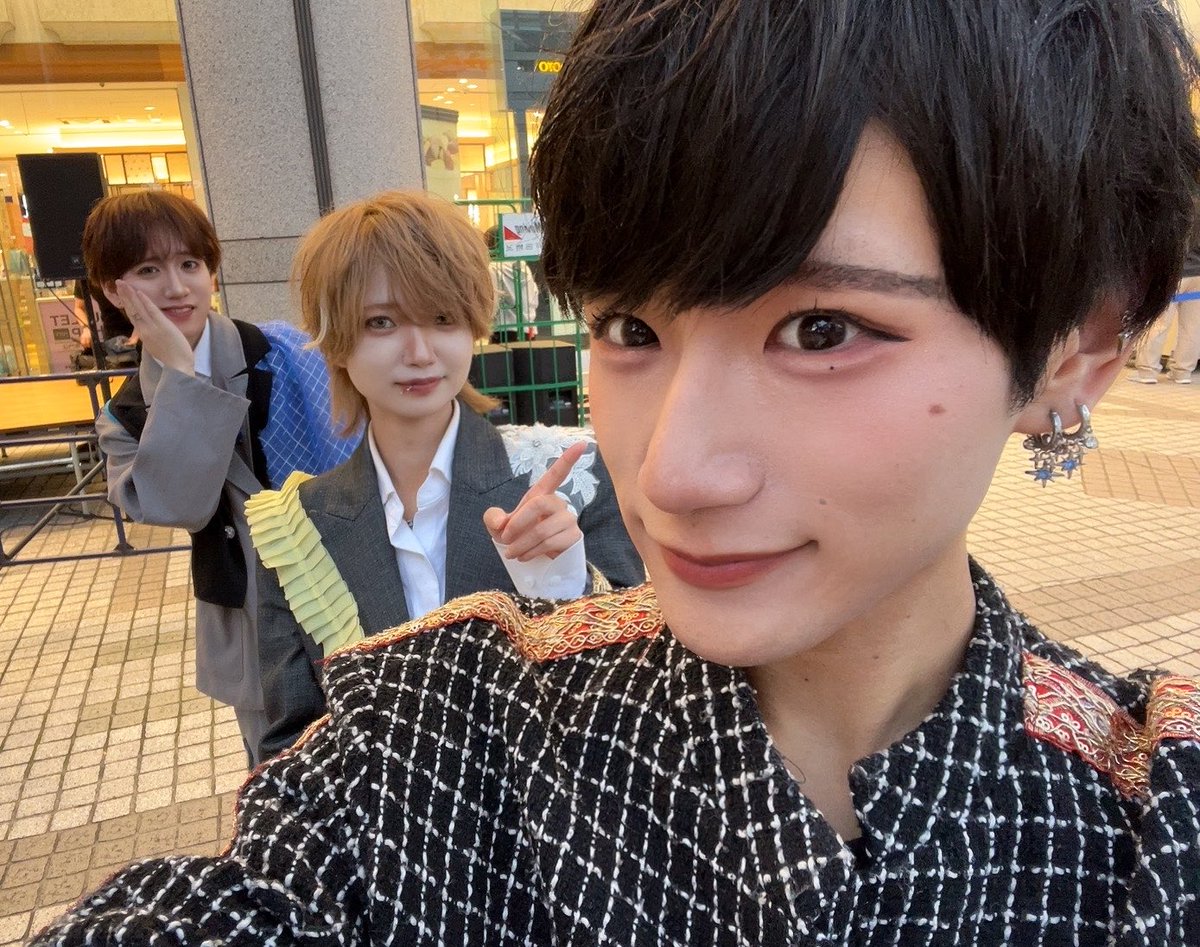 mickyparadice's tweet photo. 本日は錦糸町フリーライブ！お越しいただいた皆さん！そして初めて見てくれた子たちもありがとうございました！立ち止まって少しでも興味持って花と風知ってくれたら嬉しいな(ᵒ̴̷͈ᗨᵒ̴̶̷͈)✧
またみんなあそぼうね！ https://t.co/tjvnJi46Tr