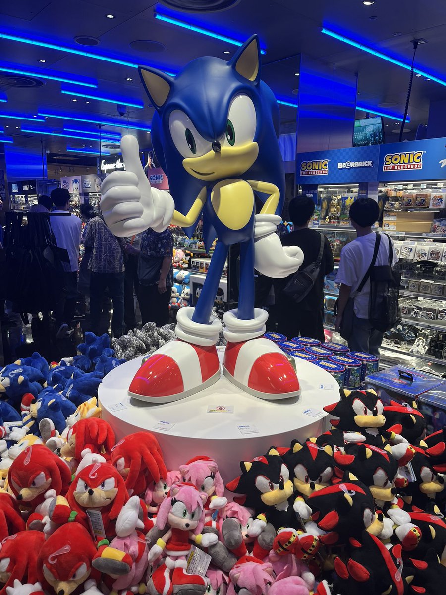 Peace2Yuuto's tweet photo. 大阪のセガストアやら色々満喫してから新時代でオタクトーーーーーク！！
なんなら飲みながらのオタクトークの方が本編なくらいにバカ話し込んだし、誕プレのソフィーグッズ貰ってホクホクです😇
今日は枕を高くして眠れそうだ。 https://t.co/SdcWjeL7EI