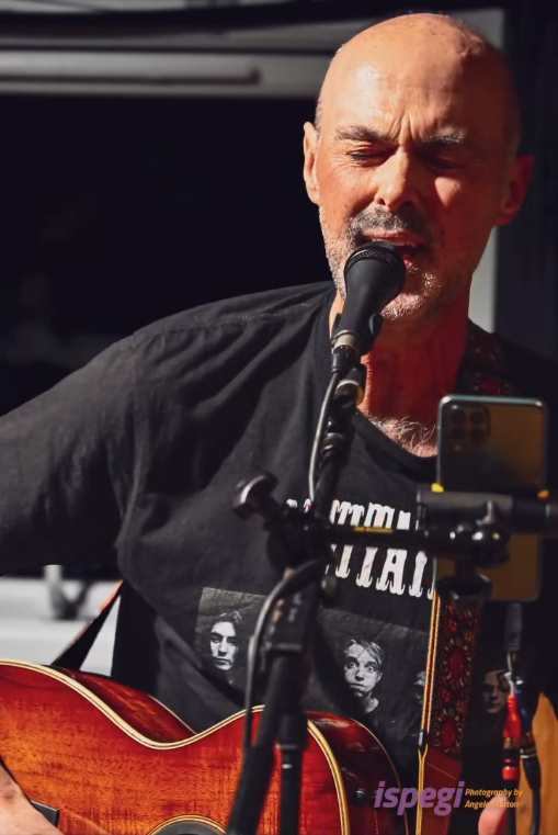 SkyPatternsBand's tweet photo. A couple of great shots taken by @ispegi on Thursday evening at the Penny4YT Project event where I played several new songs.  Such a great evening surrounded by lots of great musicians. https://t.co/vJGpZELnAe