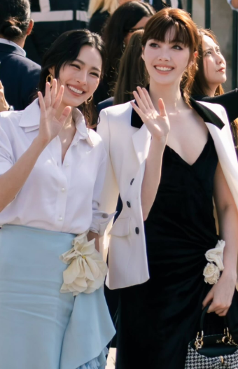 AboutMusicYT's tweet photo. LingOrm dominated Paris Fashion Week, generating a combined $201.1M in EMV and emerging as two of the week's most influential stars. https://t.co/2hmlyA8mmp