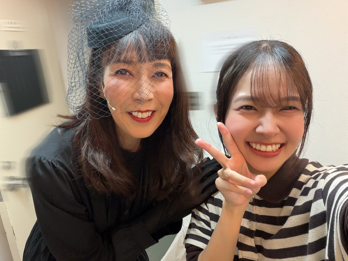 rina_yuki49's tweet photo. #Refrain2026 
4日目2公演ありがとうございました🫶

楽屋が離れてるからなかなか写真撮るタイミングなかったけどお化けさんたちと撮れました👻
そして大林さんとも📸

いよいよ明日が千秋楽です！！
①12時〜②16時半〜
📍草月ホール

チケット🎟️
https://t.co/lNRSFNaah2

お待ちしてます🎃 https://t.co/xuFbIXdzMx