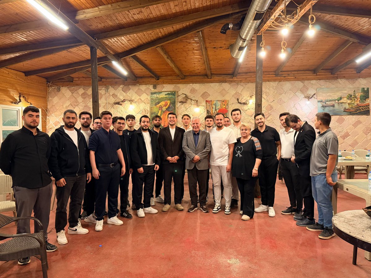 YPLise46's tweet photo. Ana kademe, kadın ve gençlik kolları yöneticilerimizle birlikte genç yol arkadaşlarımızla toplantımızı gerçekleştirdik. Birlikte çalışmaya, birlikte güçlenmeye devam ediyoruz. https://t.co/p4NAwmMdrt