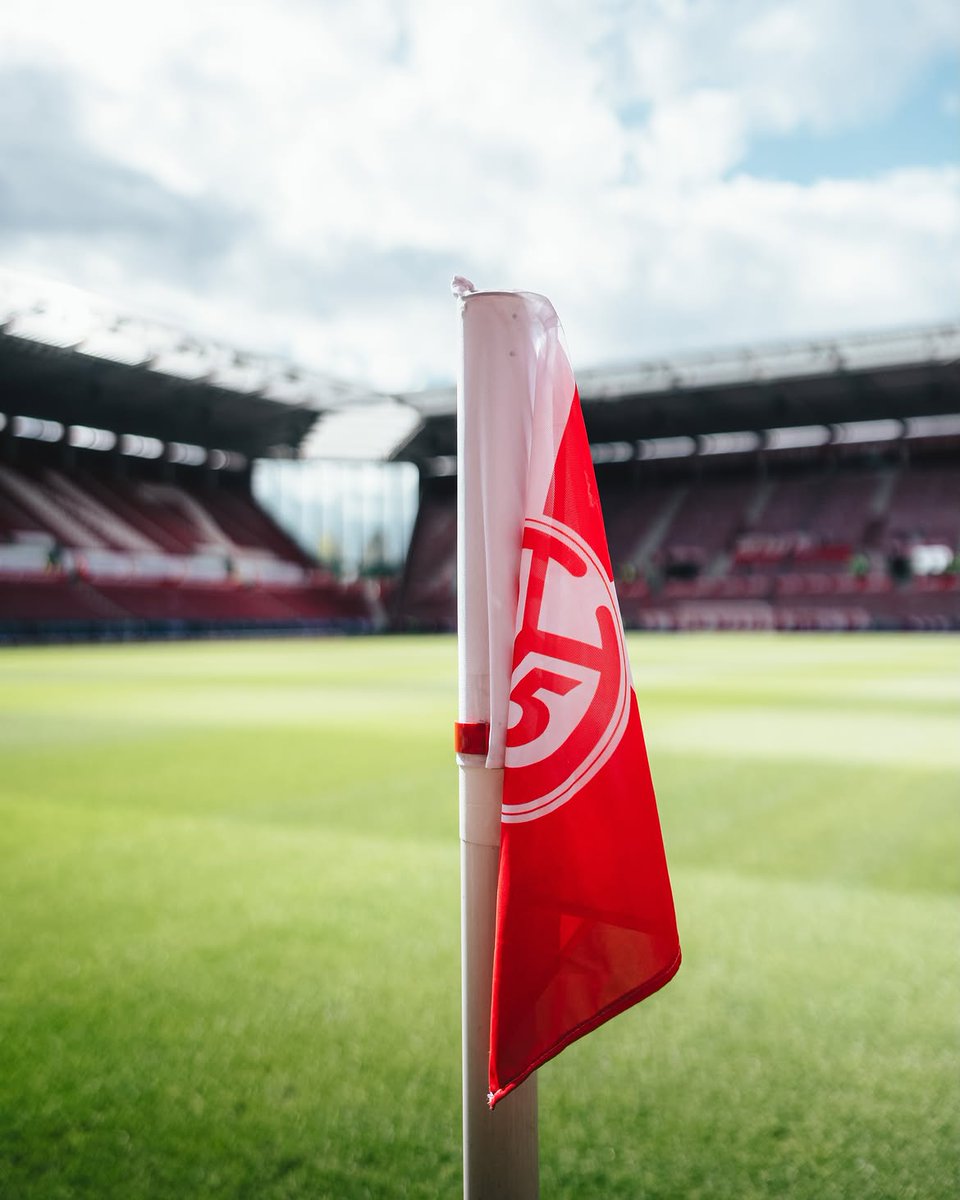 Mainz05en's tweet photo. Bundesliga is FINALLY BACK! 🔥

#Mainz05 #M05B04 https://t.co/Y78ZMtYjxK