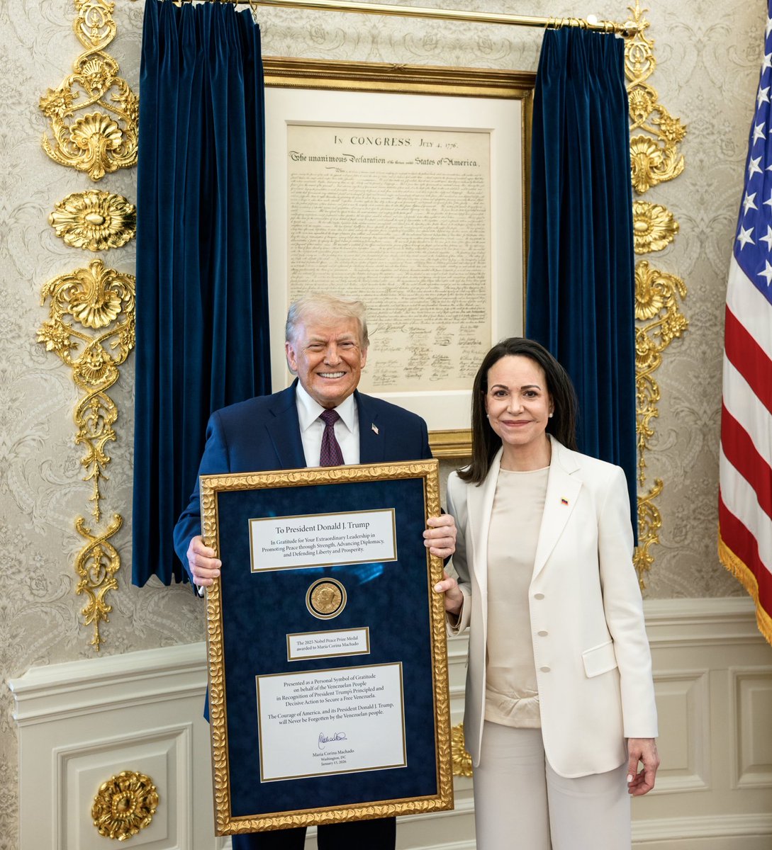 PiedrafitaMario's tweet photo. Gracias por recordar que Pedro Sánchez no felicitó a una persona que le regaló su Nobel a Trump.

Le hacéis un favor. https://t.co/42GSiCMQGO