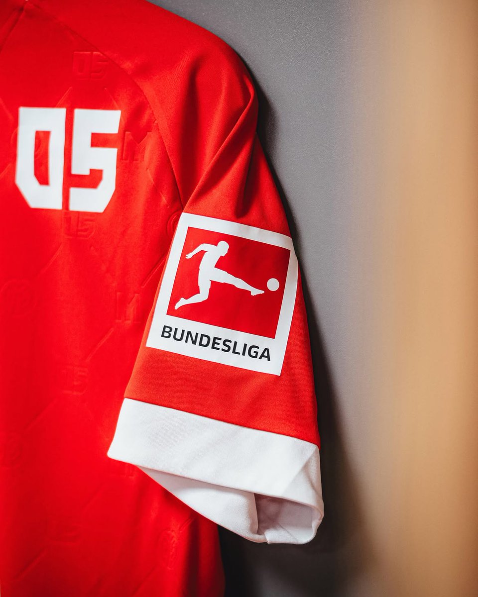 Mainz05en's tweet photo. Bundesliga is FINALLY BACK! 🔥

#Mainz05 #M05B04 https://t.co/Y78ZMtYjxK