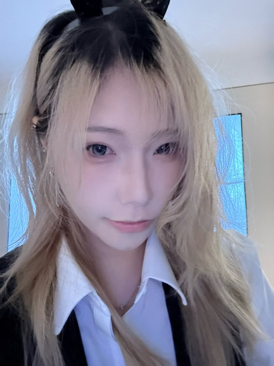 Eat_Miao's tweet photo. 🐰好看嘛？#les #wlw https://t.co/YNjHqYpMld