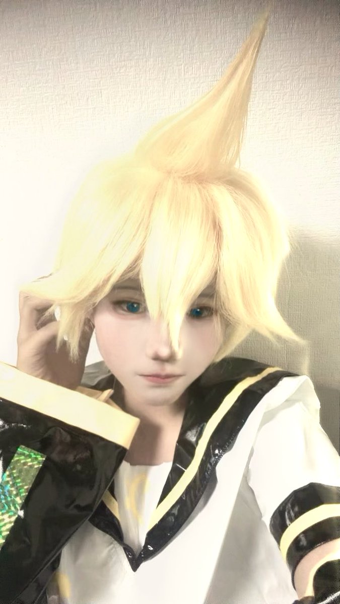 bxxy975's tweet photo. ごんにちは!ぼくは、かがみねれんです!よろしく!!
#鏡音レン #cos #cosplay #Len #コスプレ https://t.co/rsW5upi1LQ