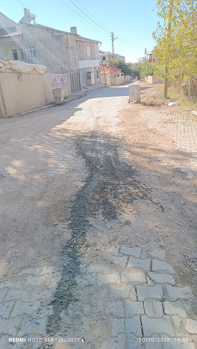 cavak_ali's tweet photo. Halkın bilinçsizliği bir yana, bu kadarı tamamen vicdansızlıktır!

📍 Konum: Gündoğdu Mah. Seyran Sk.

​Görseldeki firmanın çevreye verdiği bu zararın cezasız kalmamasını ve ilgili belediye ekiplerince acilen en ağır maddi yaptırımın uygulanmasını talep ediyoruz. @ipekyolubeltr https://t.co/JQucOHExnd