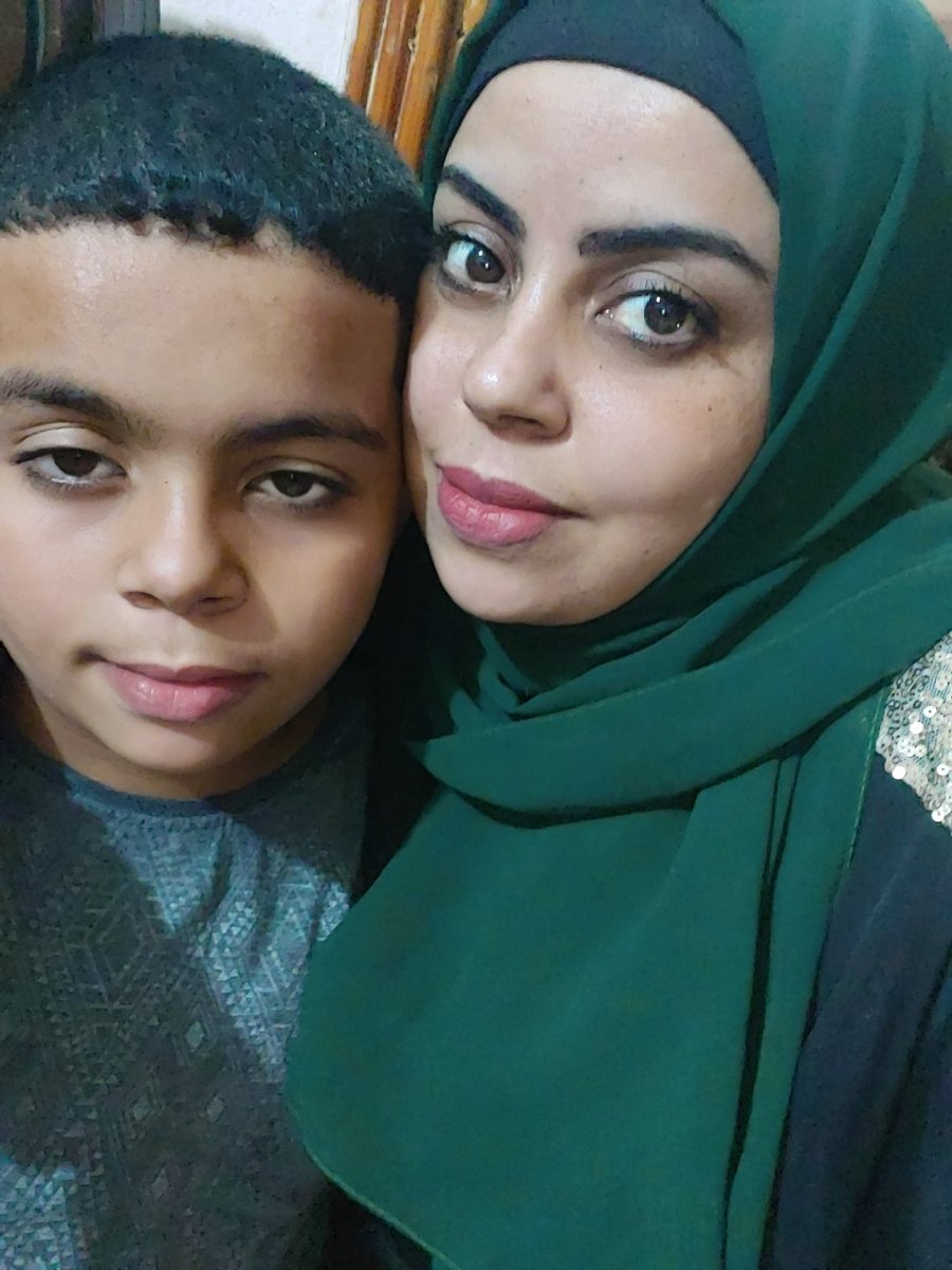 eslamomkhader's tweet photo. This might be our last picture…💔🇵🇸

If we die, remember that we were not just numbers mentioned in the news. 

We were souls with dreams, hearts with hopes, and stories that were left unfinished.

Don’t forget us in your prayers, and keep speaking about us, because behind every name there is a whole life that dreamed of living in peace.

https://t.co/cB96FFSaPz