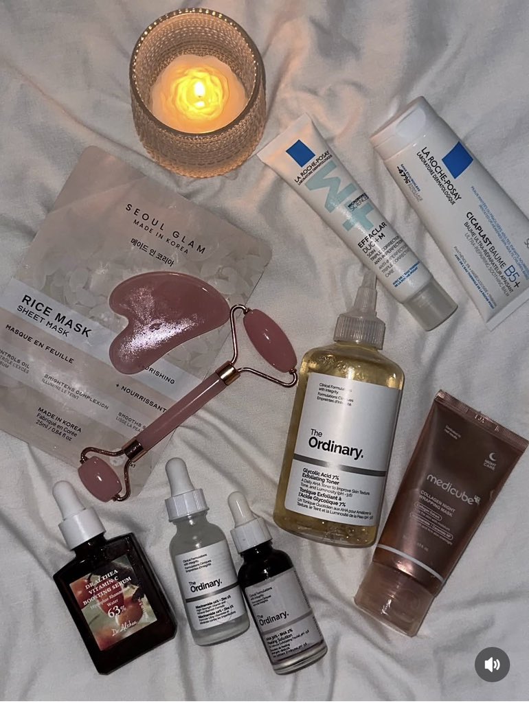 _missbanter's tweet photo. let’s glow girls https://t.co/pkQ0R7CBPA