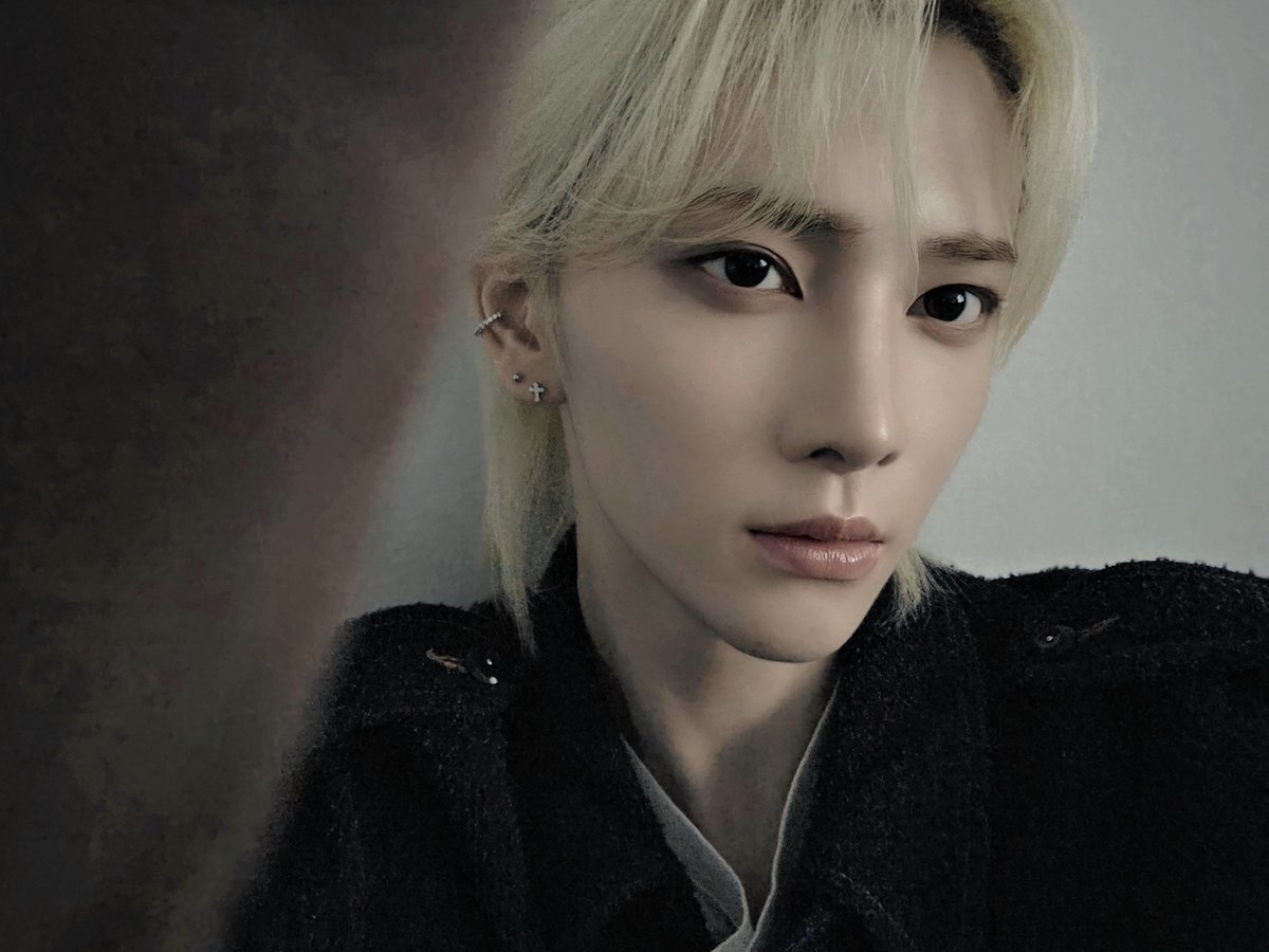 AEN_now's tweet photo. 🐈‍⬛

#AEN #에이엔 #JUNSEO 
#준서 #쭌이 https://t.co/dntPUqpcok