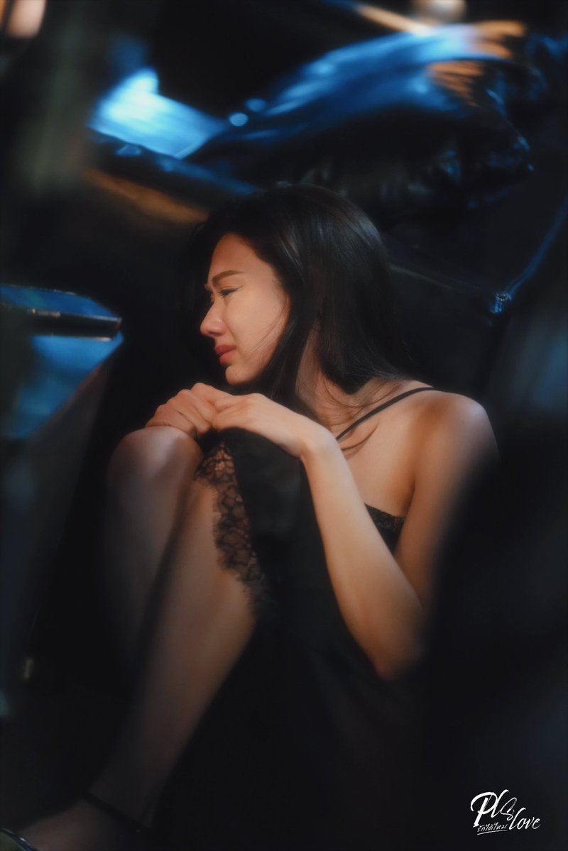 mlformiulena's tweet photo. once again, i want to praise lena and miu for their incredible acting. the way they completely immerse themselves in their characters as phakinee and panapsorn to life is truly exceptional. you can feel the weight of their emotions and the love they have for each other without them having to say a single word. it takes so much skill to portray characters with such emotional depth and complexity and lena and miu continue to prove just how incredible they are as actresses ❤️‍🩹

LENAMIU PLS LOVE EP5
#PlsLoveรักได้ไหมEP5