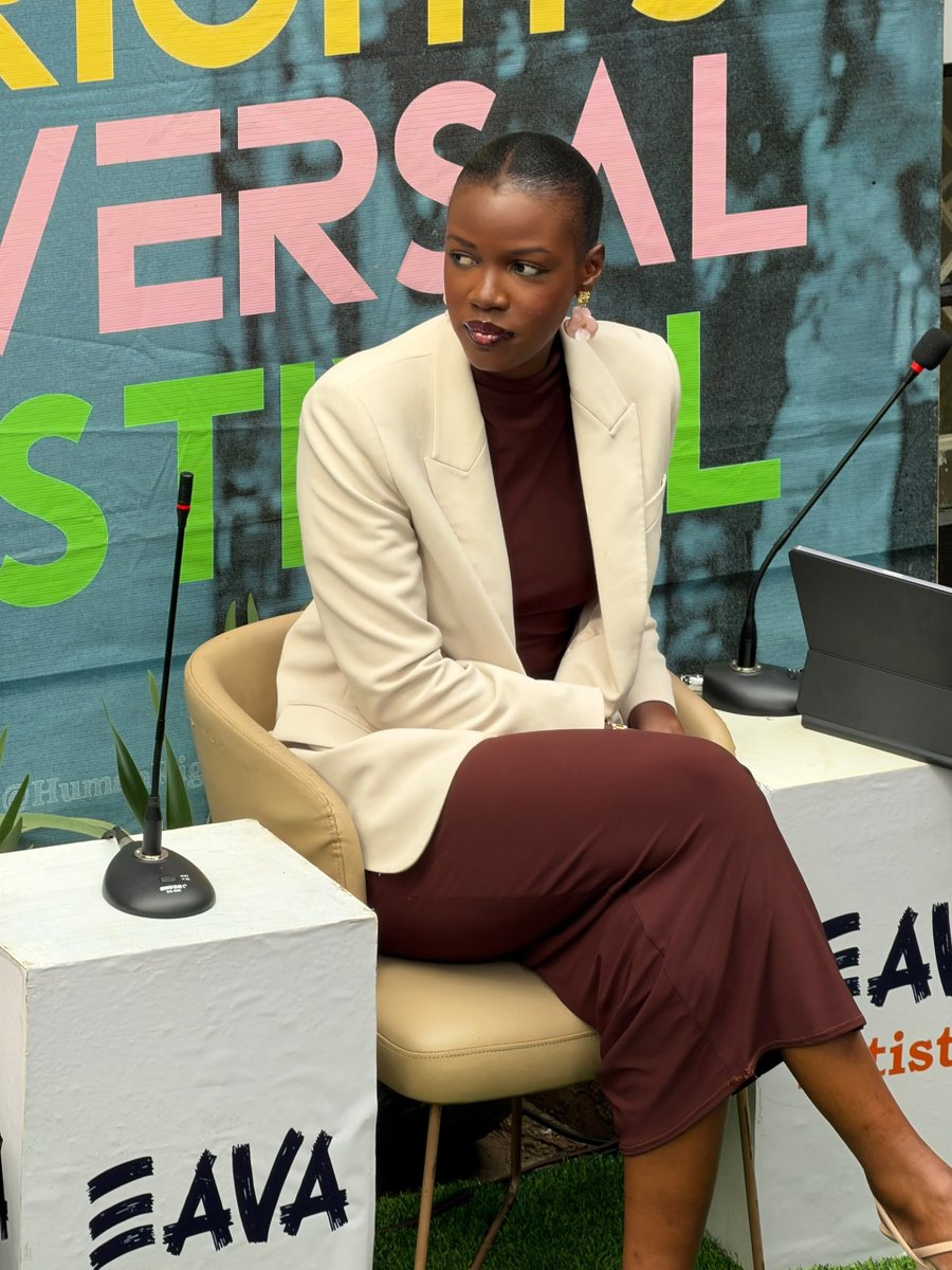 HumanRightsArts's tweet photo. Panel discussion on  who owns your voice? Our lives online. With @SanyuMulungi, Raymond B Amumpaire and Athena Ibembe.

Moderated by Imani

#HumanRightsArtsFestivalUG 
#ThreadsOfBelonging https://t.co/kwHqZoKQ9X