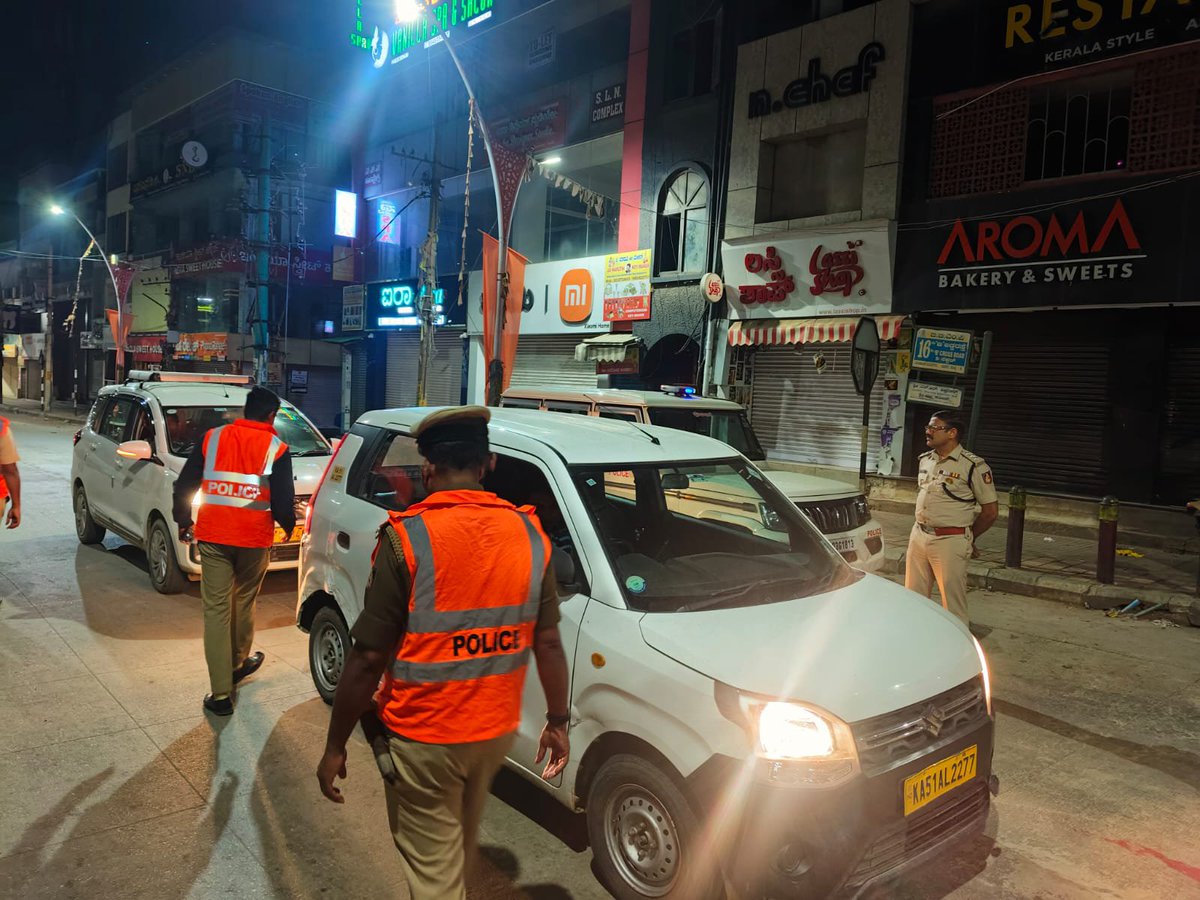 DCPNEBCP's tweet photo. In accordance with the directions of the Hon’ble Commissioner of Police, Bengaluru City, a special vehicle checking drive was conducted within the jurisdiction of Yelahanka Newtown Police Station, NorthEast Division.

As part of the operation, 30 suspicious vehicles were inspected to verify vehicle documents and check for any irregularities.

Drive was aimed at strengthening preventive policing, deterring criminal activities, and maintaining law and order. Bengaluru City Police continues to undertake such proactive measures to enhance public safety and ensure a secure environment for all citizens.

ಮಾನ್ಯ ಪೊಲೀಸ್ ಆಯುಕ್ತರು, ಬೆಂಗಳೂರು ನಗರ ರವರ ಆದೇಶದ ಮೇರೆಗೆ, ಈಶಾನ್ಯ ವಿಭಾಗದ ಯಲಹಂಕ ನ್ಯೂ ಟೌನ್ ಪೊಲೀಸ್ ಠಾಣಾ ವ್ಯಾಪ್ತಿಯಲ್ಲಿ ವಿಶೇಷ ವಾಹನ ತಪಾಸಣಾ ಕಾರ್ಯಾಚರಣೆ ನಡೆಸಲಾಯಿತು.

ಈ ಕಾರ್ಯಾಚರಣೆಯ ಸಂದರ್ಭದಲ್ಲಿ ಅನುಮಾನಾಸ್ಪದವಾಗಿ ಕಂಡುಬಂದ 30 ವಾಹನಗಳನ್ನು ತಡೆದು ತಪಾಸಣೆ ನಡೆಸಲಾಯಿತು. ವಾಹನಗಳ ನೋಂದಣಿ ದಾಖಲೆಗಳು, ಚಾಲಕರ ವಿವರಗಳು ಹಾಗೂ ಇತರ ಅಗತ್ಯ ದಾಖಲೆಗಳನ್ನು ಪರಿಶೀಲಿಸುವ ಮೂಲಕ ಕಾನೂನುಬಾಹಿರ ಚಟುವಟಿಕೆಗಳನ್ನು ತಡೆಗಟ್ಟಲು ಕ್ರಮ ಕೈಗೊಳ್ಳಲಾಯಿತು.

ಸಾರ್ವಜನಿಕರ ಸುರಕ್ಷತೆಯನ್ನು ಖಚಿತಪಡಿಸುವುದು, ಅಪರಾಧ ಚಟುವಟಿಕೆಗಳಿಗೆ ಕಡಿವಾಣ ಹಾಕುವುದು ಹಾಗೂ ಪ್ರದೇಶದಲ್ಲಿ ಕಾನೂನು ಸುವ್ಯವಸ್ಥೆಯನ್ನು ಕಾಪಾಡುವ ಉದ್ದೇಶದಿಂದ ಈ ಕಾರ್ಯಾಚರಣೆ ನಡೆಸಲಾಯಿತು. ಸಾರ್ವಜನಿಕರು ಸಂಚಾರ ನಿಯಮಗಳನ್ನು ಪಾಲಿಸುವಂತೆ ಹಾಗೂ ತಪಾಸಣೆಯ ಸಂದರ್ಭದಲ್ಲಿ ಪೊಲೀಸ್ ಇಲಾಖೆಯೊಂದಿಗೆ ಸಹಕರಿಸುವಂತೆ ಮನವಿ ಮಾಡಲಾಗಿದೆ.

#DcpNorthEast #JointCpEast #BengaluruCityPolice

@BlrCityPolice @CPBlr @DgpKarnataka