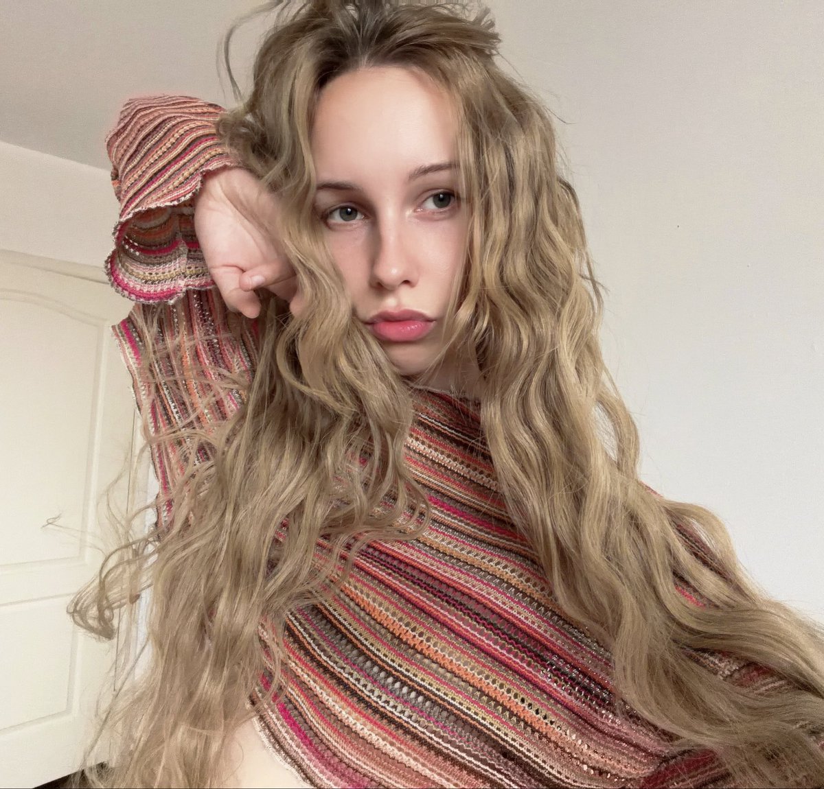 inner_bloom1's tweet photo. Fun fact: girls don’t like to wear bra https://t.co/SBJxGcDbTr