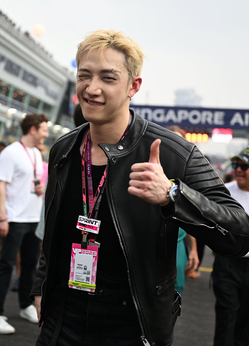 spearhyunnie2's tweet photo. BANG CHAN F1 SINGAPORE GRAND PRIX 

#BangChanxBreitling
#BangChanxAstonMartinF1 https://t.co/gHCWTipTFh