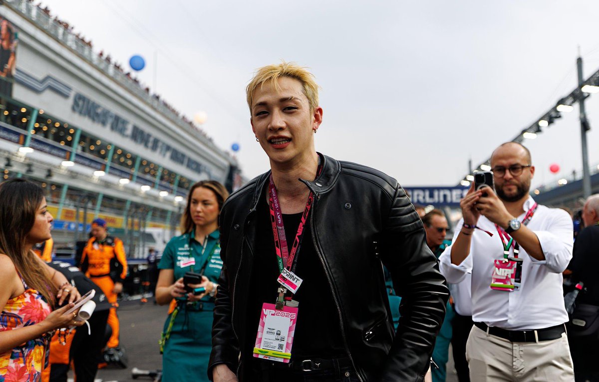 spearhyunnie2's tweet photo. BANG CHAN F1 SINGAPORE GRAND PRIX 

#BangChanxBreitling
#BangChanxAstonMartinF1 https://t.co/gHCWTipTFh