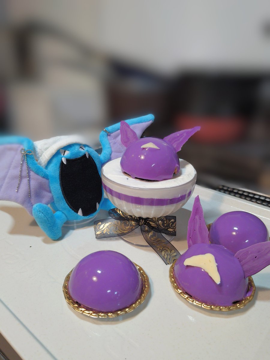 color_96810's tweet photo. キャラケーキ的なのは難しいね〜🦇 https://t.co/sqA3vbO4Br