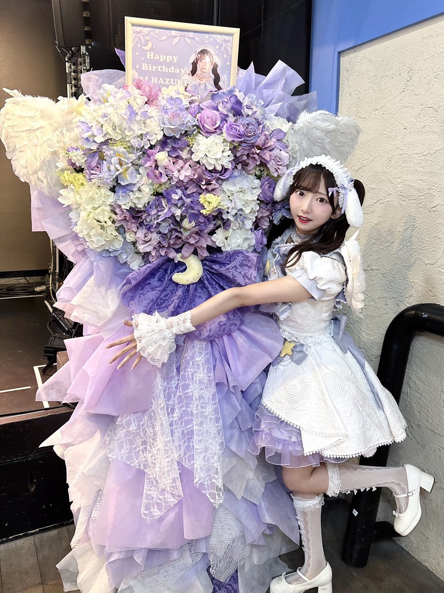 FP_ai_'s tweet photo. 羽月あいBirthday Live 2026🐇🪽

🎂満員御礼🎂
一先ず、ありがとうございました♡

あなたと出会えて、
今日という日を一緒に過ごせたこと、
この思い出が私の人生の中で一生の宝物です。

君がスパークルだから、僕は生きていける。
Look at the moon, think of me.🌙 https://t.co/AyRDnDNE8k